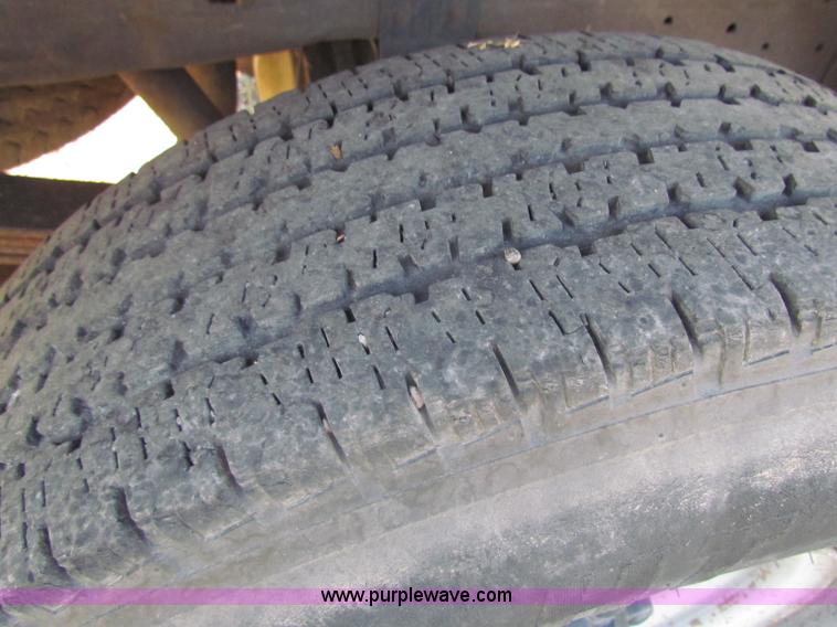 image for item B7332 2003 Ford F250 Super Duty XL SuperCab pickup truck