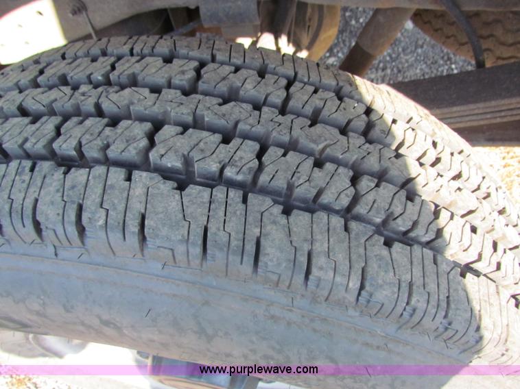 image for item B7332 2003 Ford F250 Super Duty XL SuperCab pickup truck