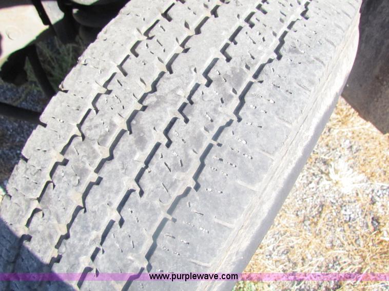 image for item B7332 2003 Ford F250 Super Duty XL SuperCab pickup truck