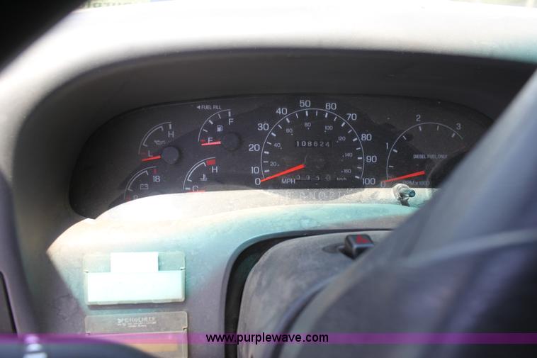 image for item B7332 2003 Ford F250 Super Duty XL SuperCab pickup truck