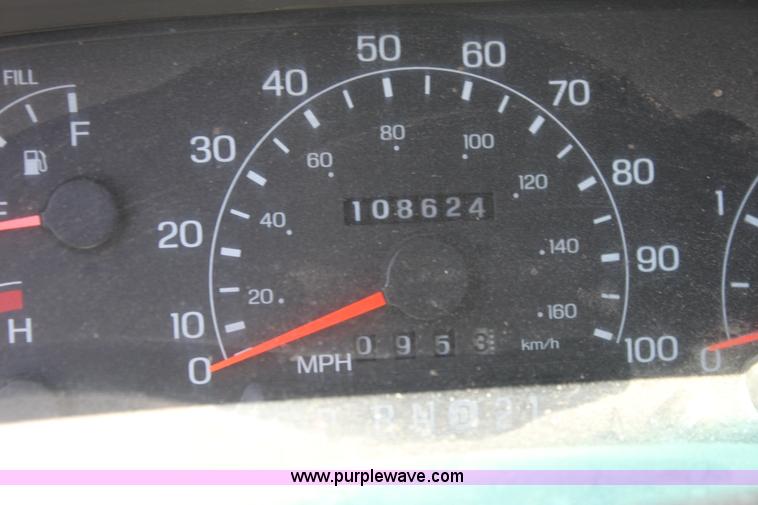 image for item B7332 2003 Ford F250 Super Duty XL SuperCab pickup truck