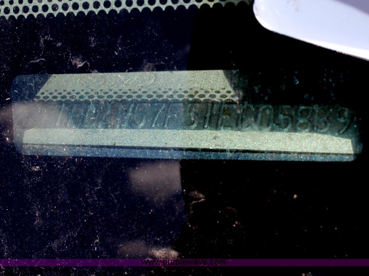 image for item B7332 2003 Ford F250 Super Duty XL SuperCab pickup truck