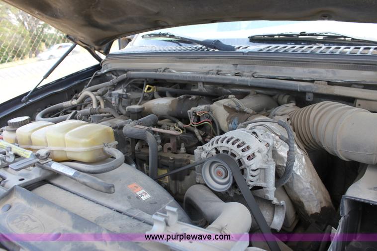 image for item B7332 2003 Ford F250 Super Duty XL SuperCab pickup truck