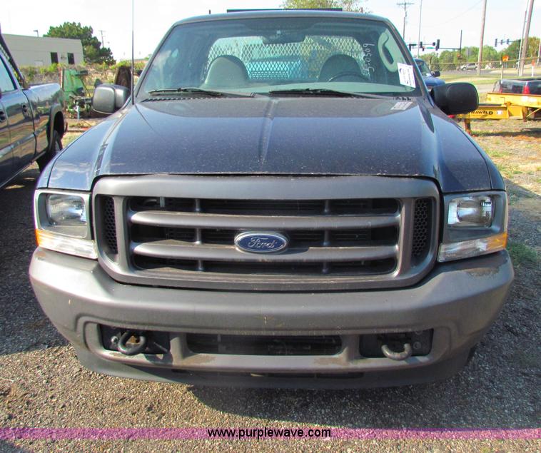 image for item B7333 2003 Ford F250 Super Duty XL SuperCab pickup truck