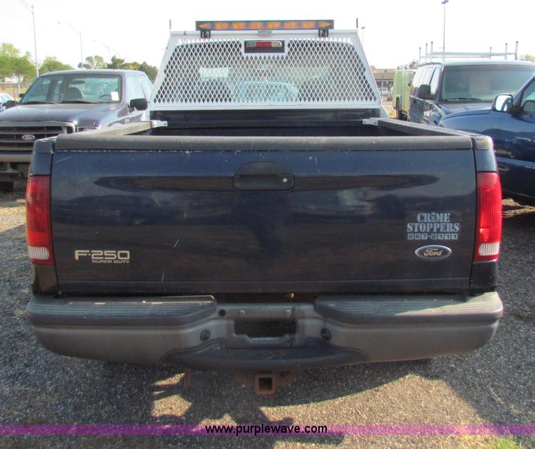 image for item B7333 2003 Ford F250 Super Duty XL SuperCab pickup truck