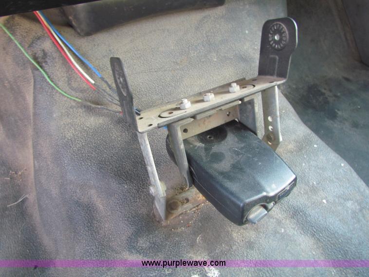 image for item B7333 2003 Ford F250 Super Duty XL SuperCab pickup truck