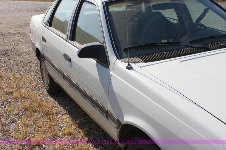 image for item D5291 1991 Ford Tempo GL
