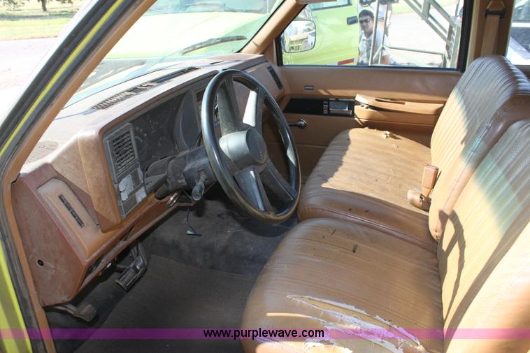 image for item D5292 1991 Chevrolet Cheyenne 1500 extended cab pickup truck