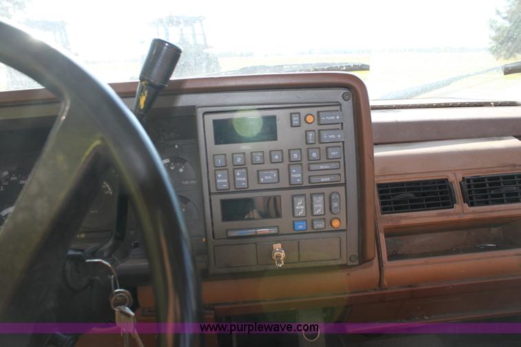 image for item D5292 1991 Chevrolet Cheyenne 1500 extended cab pickup truck