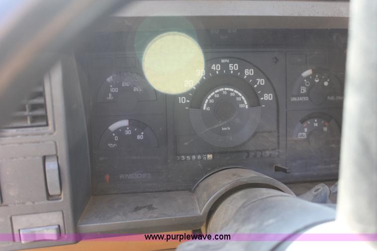 image for item D5292 1991 Chevrolet Cheyenne 1500 extended cab pickup truck