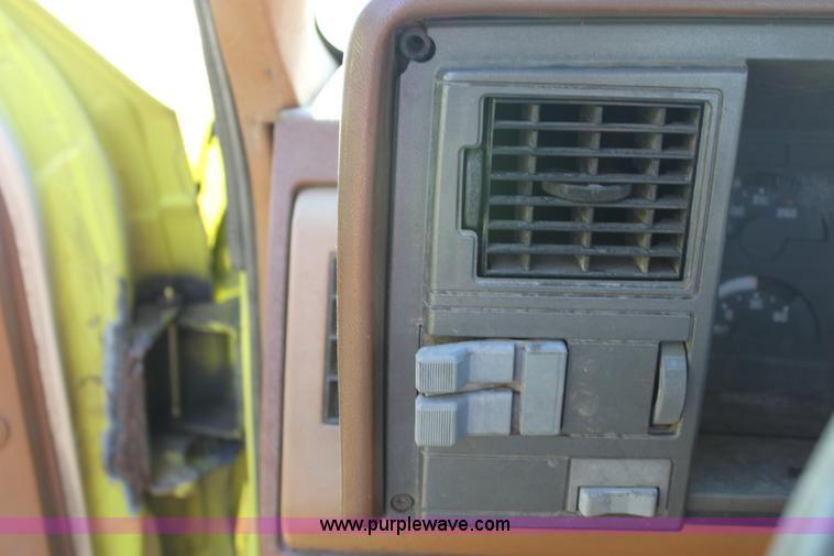 image for item D5292 1991 Chevrolet Cheyenne 1500 extended cab pickup truck