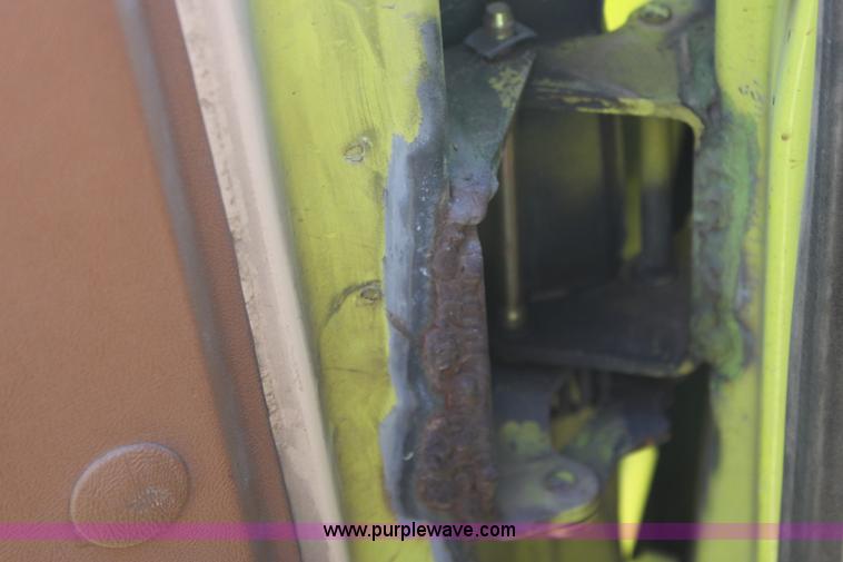 image for item D5292 1991 Chevrolet Cheyenne 1500 extended cab pickup truck