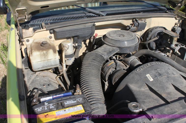 image for item D5292 1991 Chevrolet Cheyenne 1500 extended cab pickup truck