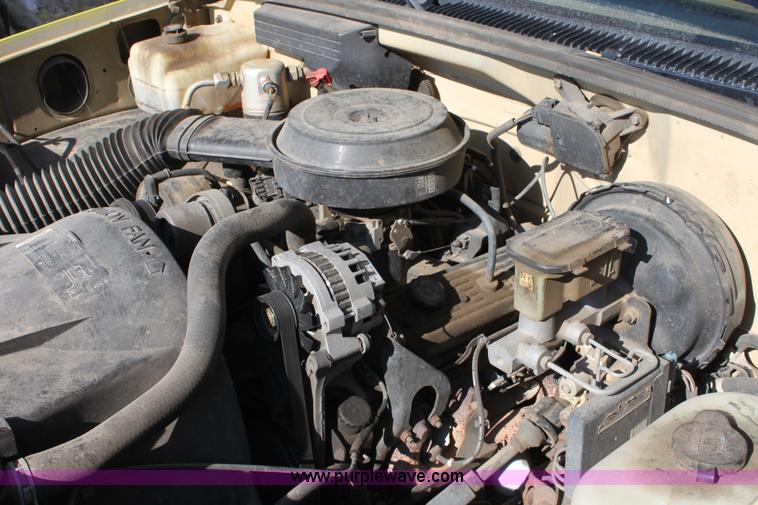 image for item D5292 1991 Chevrolet Cheyenne 1500 extended cab pickup truck