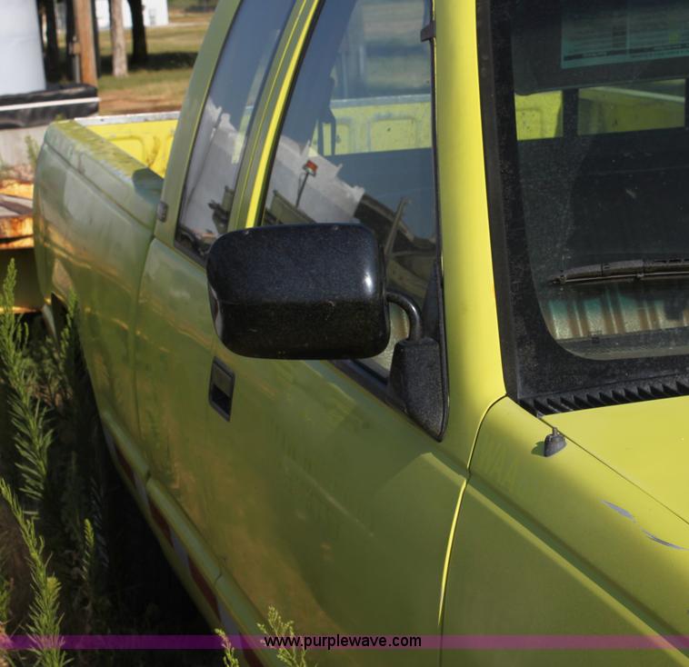 image for item D5292 1991 Chevrolet Cheyenne 1500 extended cab pickup truck