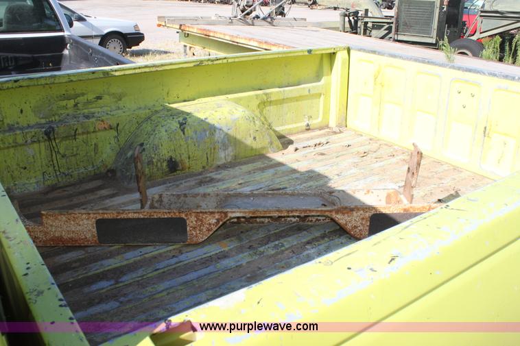 image for item D5292 1991 Chevrolet Cheyenne 1500 extended cab pickup truck