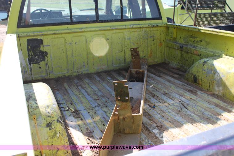 image for item D5292 1991 Chevrolet Cheyenne 1500 extended cab pickup truck