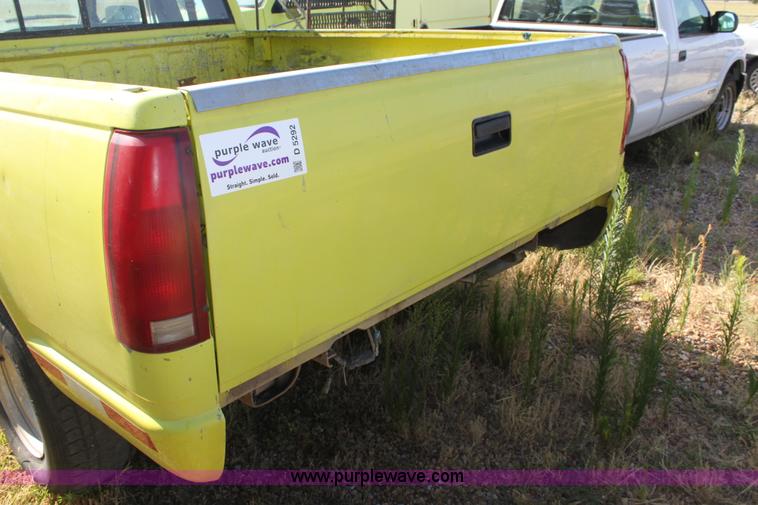 image for item D5292 1991 Chevrolet Cheyenne 1500 extended cab pickup truck