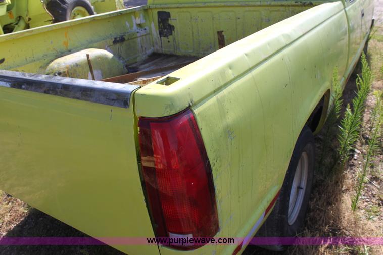 image for item D5292 1991 Chevrolet Cheyenne 1500 extended cab pickup truck