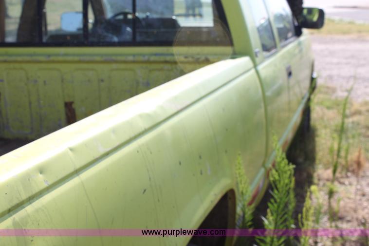 image for item D5292 1991 Chevrolet Cheyenne 1500 extended cab pickup truck