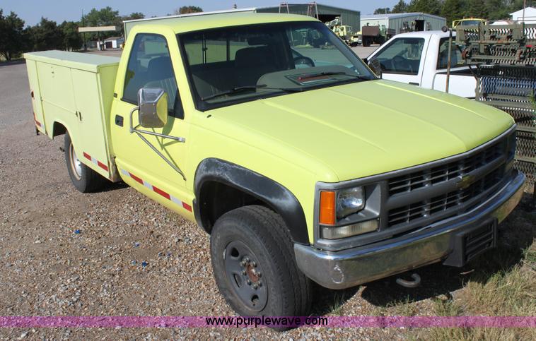 image for item D5293 1995 Chevrolet Cheyenne K2500 utility pickup truck