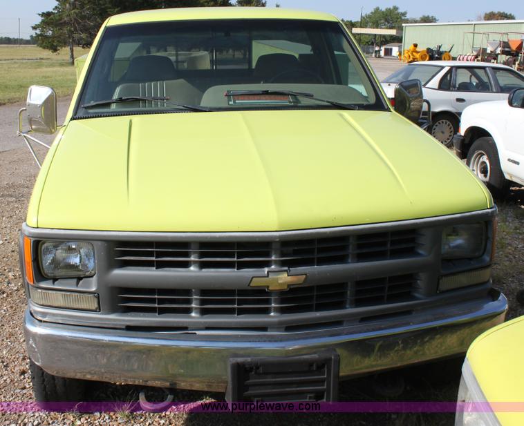 image for item D5293 1995 Chevrolet Cheyenne K2500 utility pickup truck