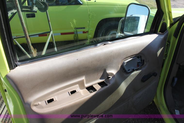 image for item D5293 1995 Chevrolet Cheyenne K2500 utility pickup truck