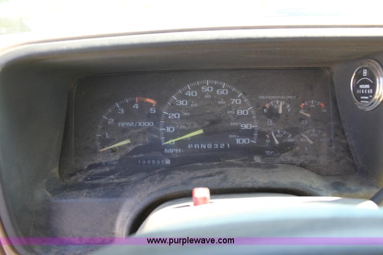 image for item D5293 1995 Chevrolet Cheyenne K2500 utility pickup truck