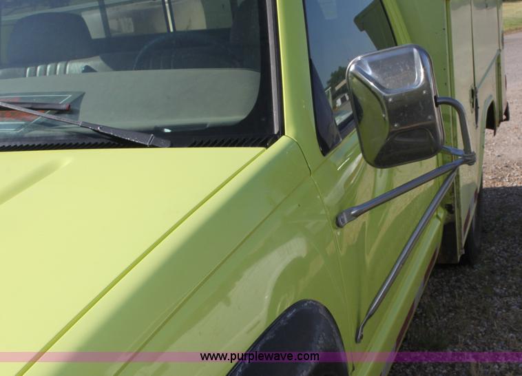 image for item D5293 1995 Chevrolet Cheyenne K2500 utility pickup truck