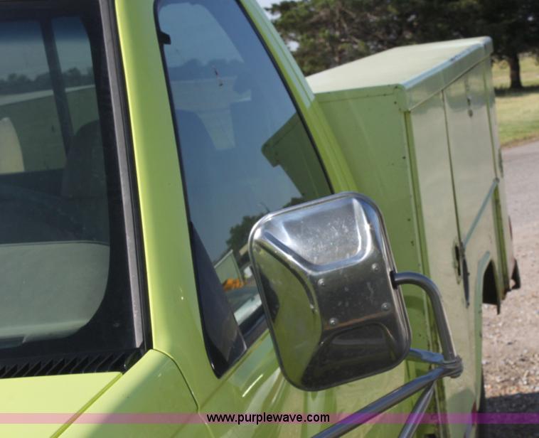 image for item D5293 1995 Chevrolet Cheyenne K2500 utility pickup truck