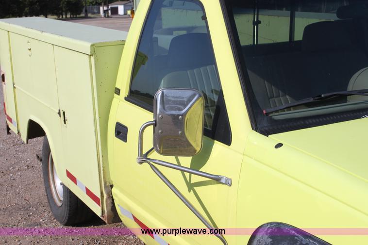 image for item D5293 1995 Chevrolet Cheyenne K2500 utility pickup truck