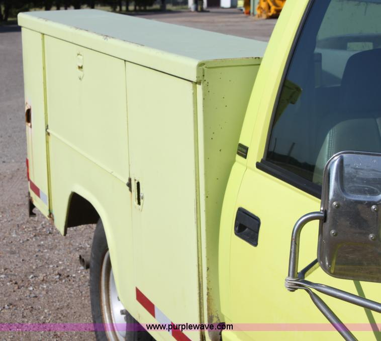 image for item D5293 1995 Chevrolet Cheyenne K2500 utility pickup truck