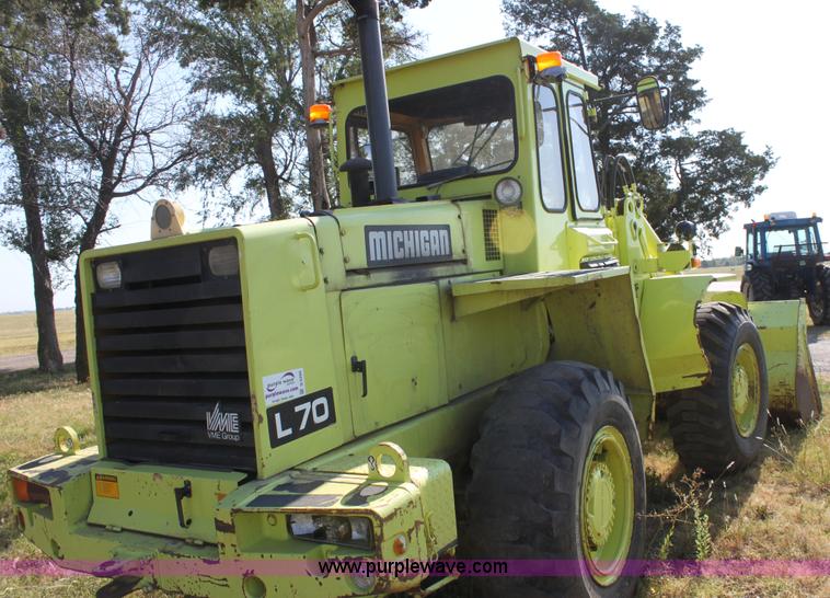 image for item D5294 1987 Michigan L70 wheel loader
