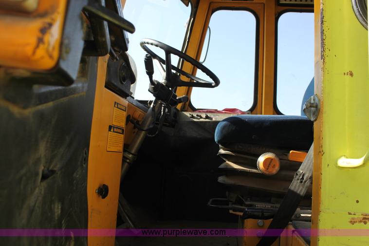 image for item D5294 1987 Michigan L70 wheel loader