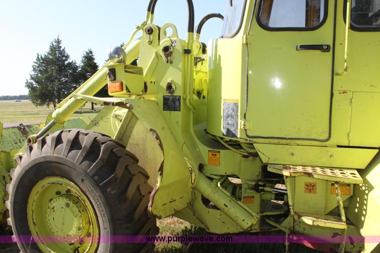 image for item D5294 1987 Michigan L70 wheel loader
