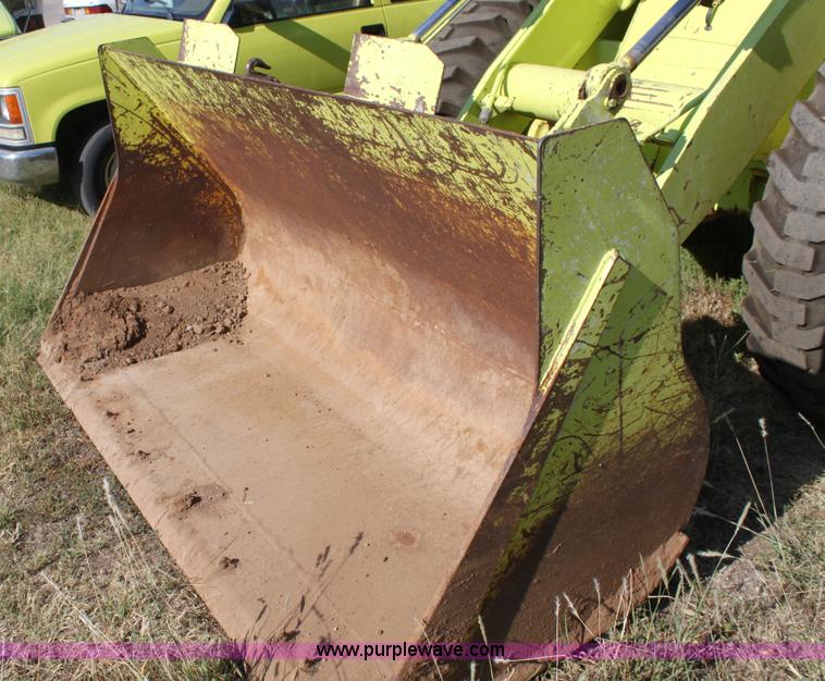 image for item D5294 1987 Michigan L70 wheel loader