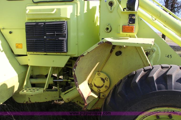 image for item D5294 1987 Michigan L70 wheel loader