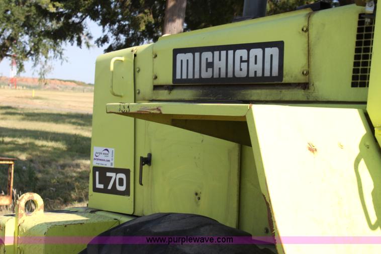 image for item D5294 1987 Michigan L70 wheel loader