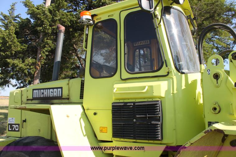 image for item D5294 1987 Michigan L70 wheel loader