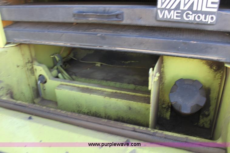 image for item D5294 1987 Michigan L70 wheel loader