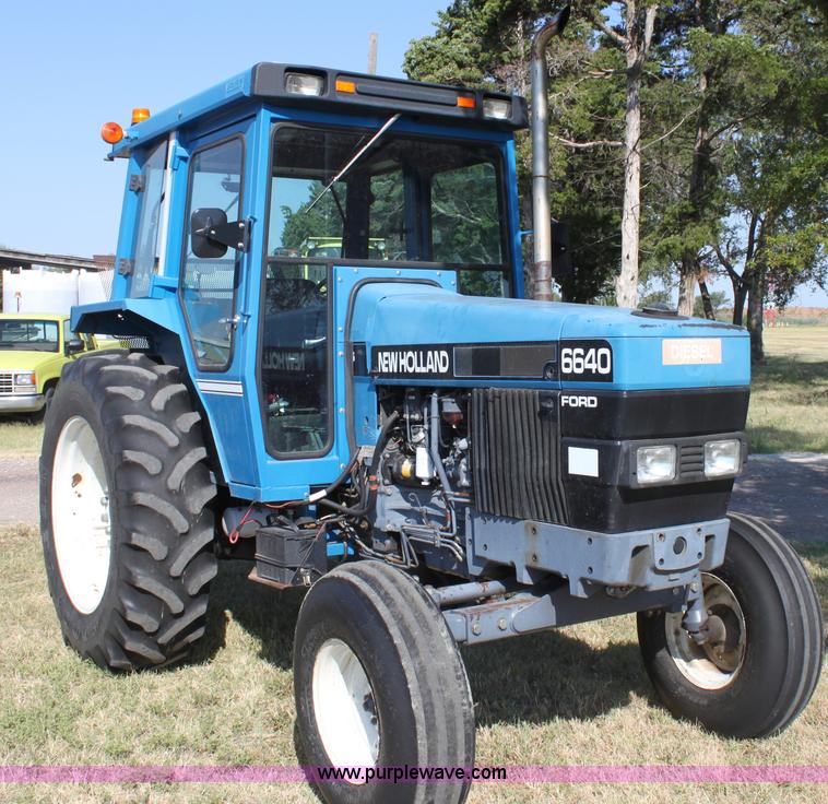 image for item D5296 1990 Ford 6640 tractor