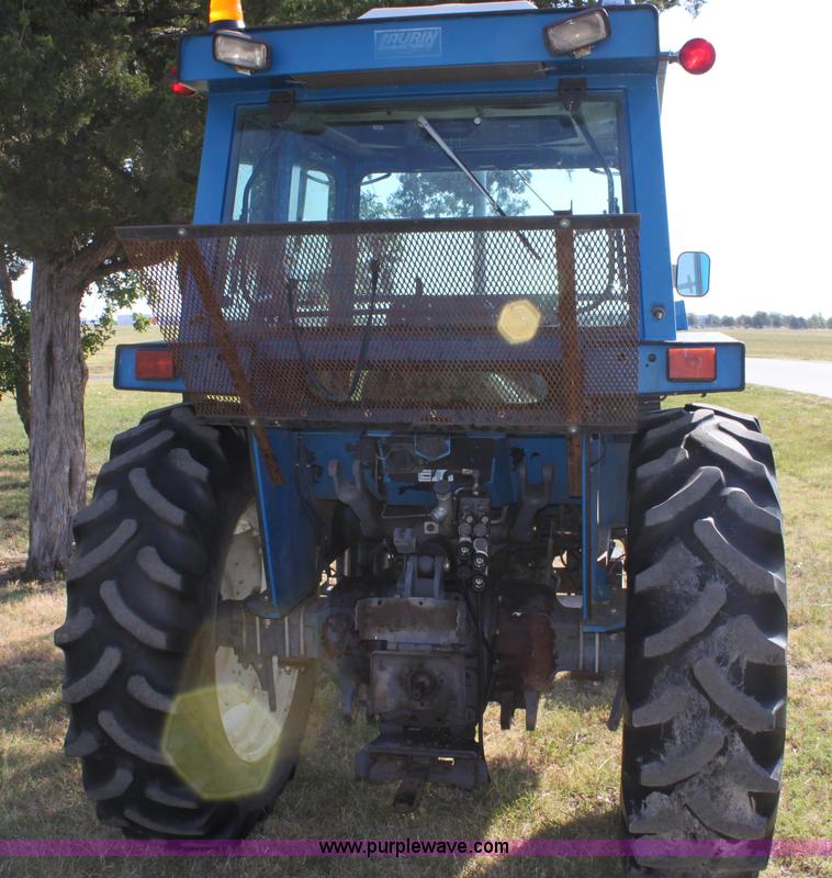 image for item D5296 1990 Ford 6640 tractor