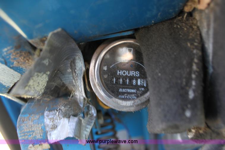 image for item D5296 1990 Ford 6640 tractor