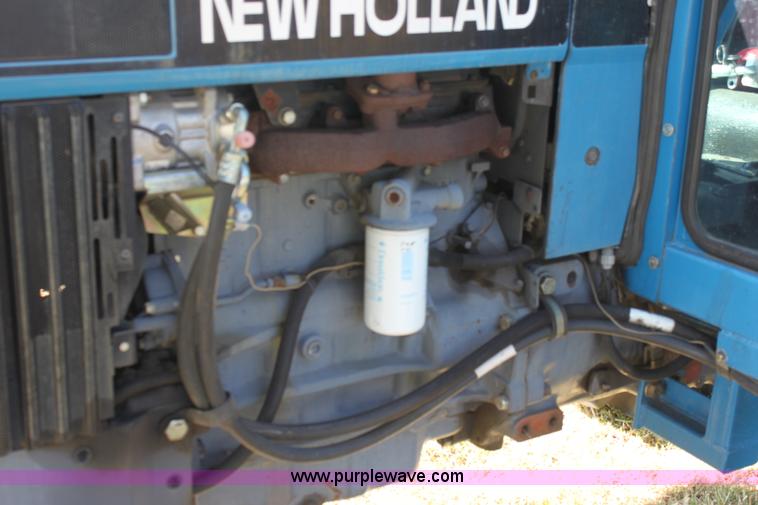 image for item D5296 1990 Ford 6640 tractor