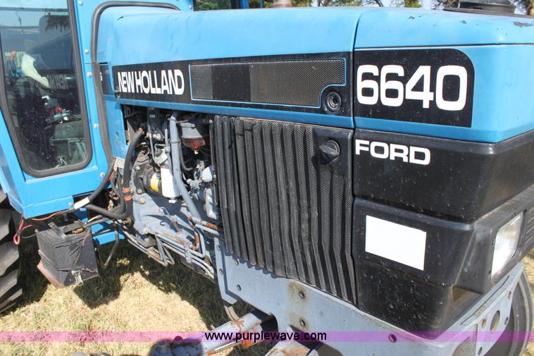 image for item D5296 1990 Ford 6640 tractor