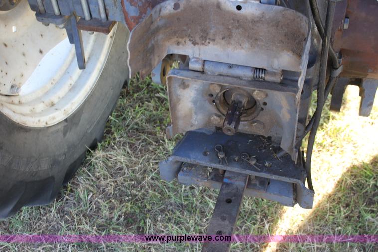 image for item D5296 1990 Ford 6640 tractor