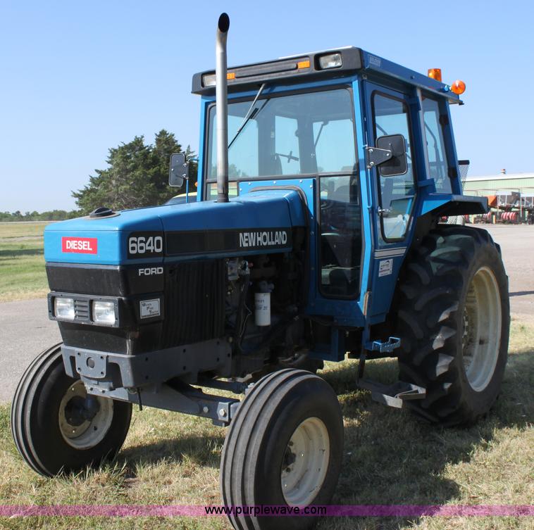 image for item D5297 1990 Ford 6640 tractor
