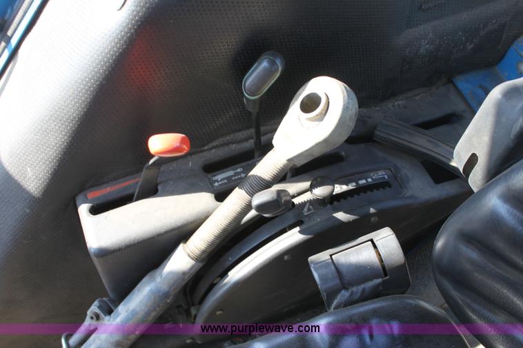 image for item D5297 1990 Ford 6640 tractor