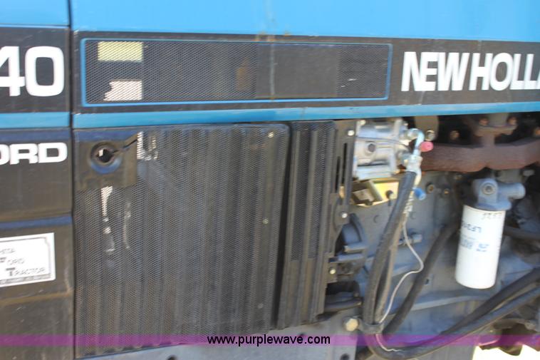 image for item D5297 1990 Ford 6640 tractor