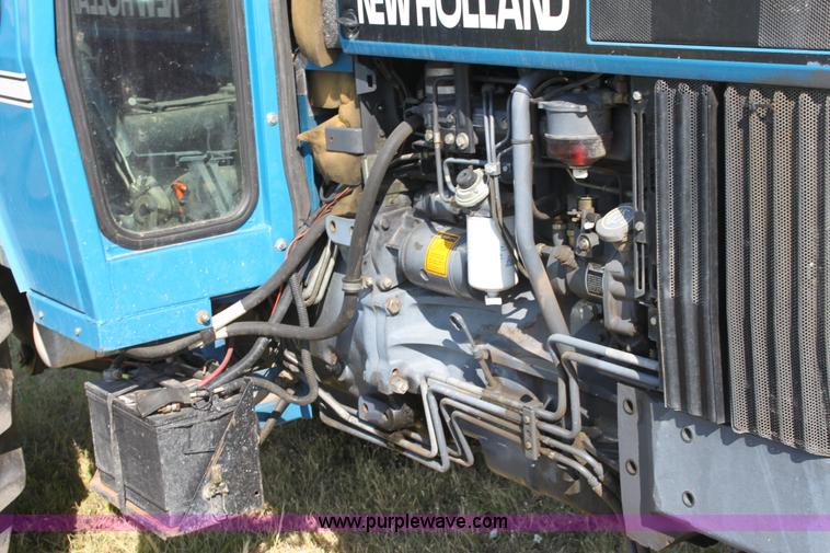 image for item D5297 1990 Ford 6640 tractor